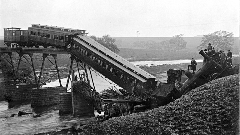 Accident following a bridge failure at McCallums Creek, 19 August 1909